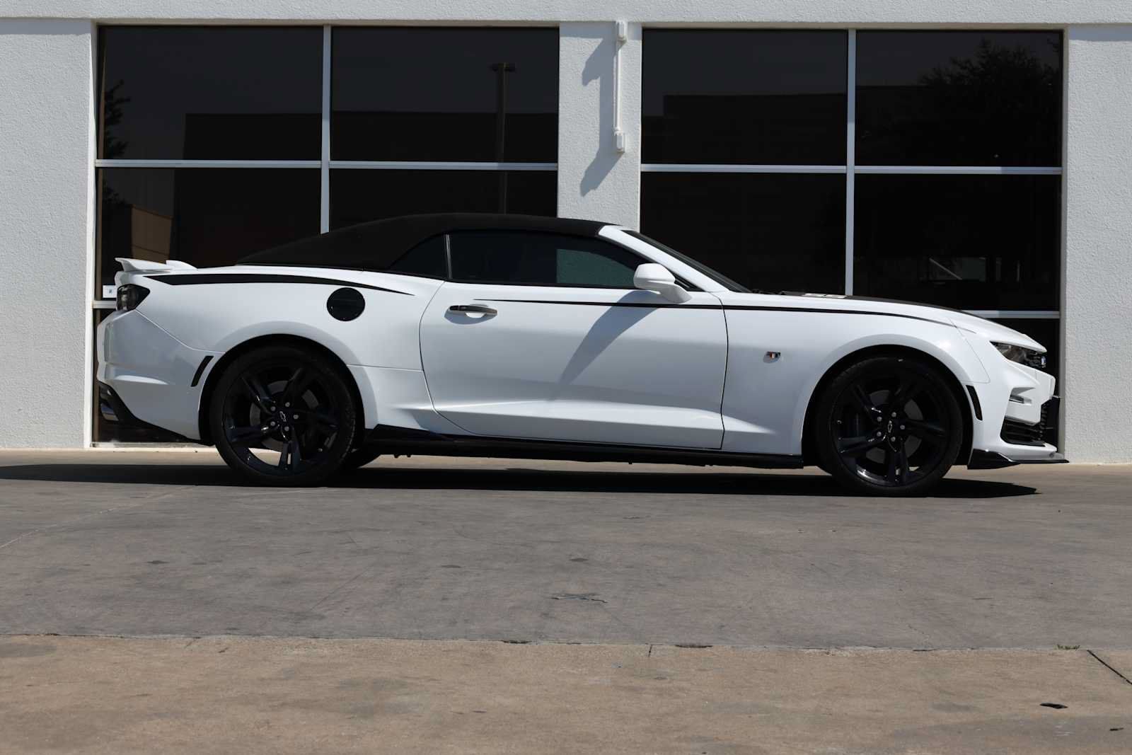 Used 2020 Chevrolet Camaro SS RWD image 8