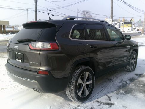 Used 2019 Jeep Cherokee Limited image 5