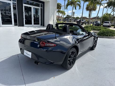 Used 2020 MAZDA MX-5 Miata Sport RWD image 3