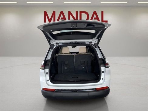 New 2025 Jeep Grand Cherokee L Limited w/ Luxury Tech Group II image 24