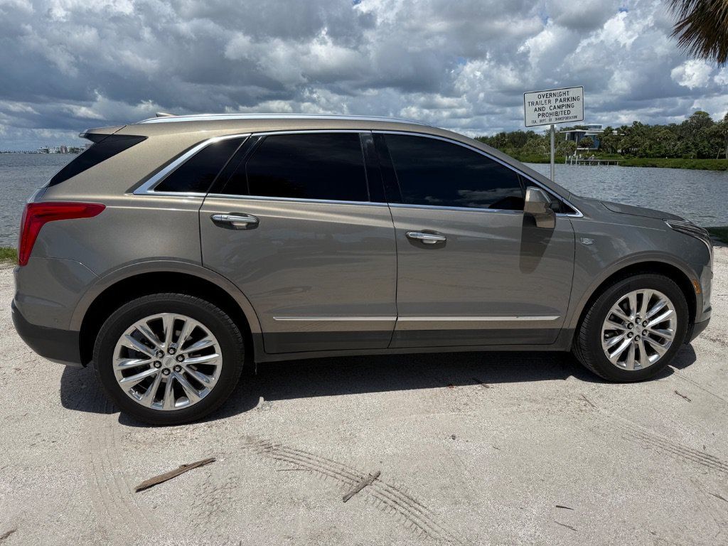 Used 2018 Cadillac XT5 Platinum w/ Driver Assist Package AWD/4WD image 10