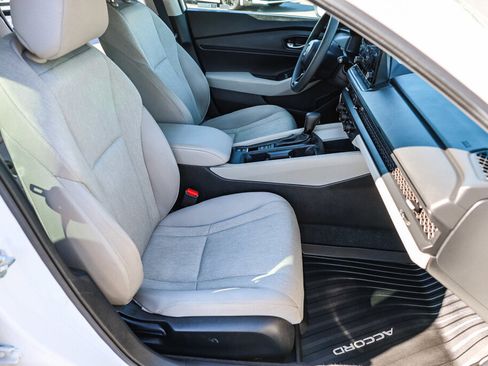 Used 2025 Honda Accord SE image 9