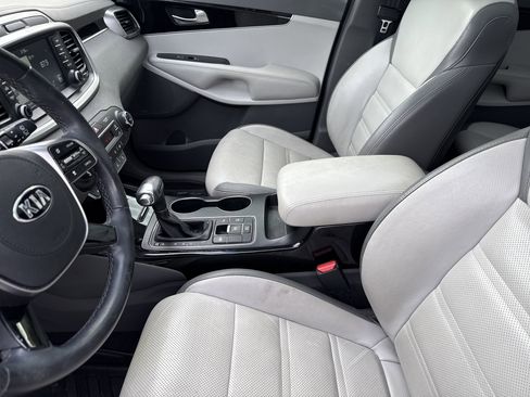 Used 2019 Kia Sorento SX w/ SX Touring Package image 18