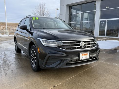 Used 2023 Volkswagen Tiguan S image 2