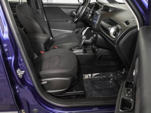 Used 2018 Jeep Renegade Latitude w/ Safety & Security Group AWD/4WD image 43