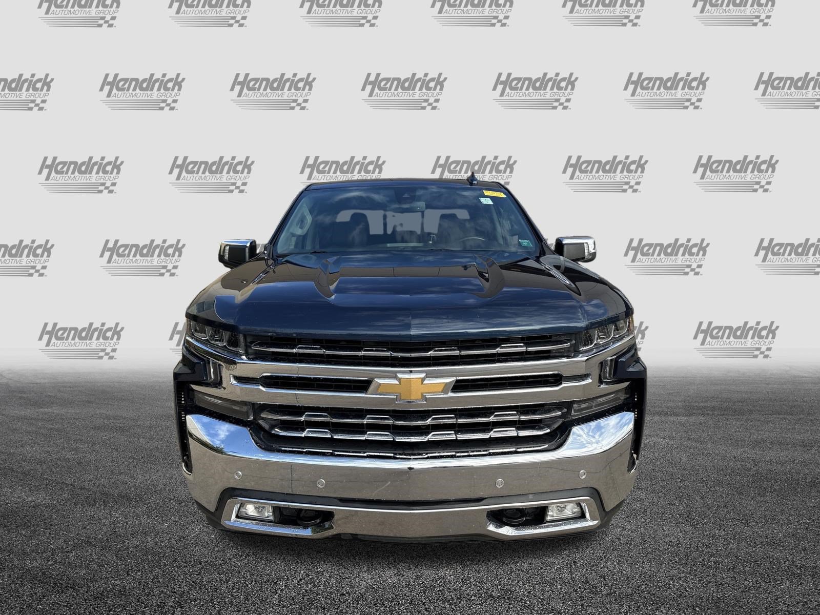 Used 2019 Chevrolet Silverado 1500 LTZ w/ LTZ Premium Package AWD/4WD image 3