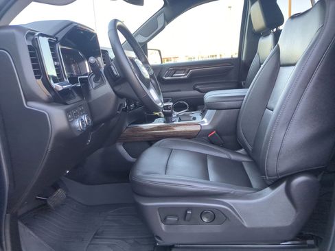 Used 2024 GMC Sierra 1500 Elevation w/ Elevation Premium Package image 17