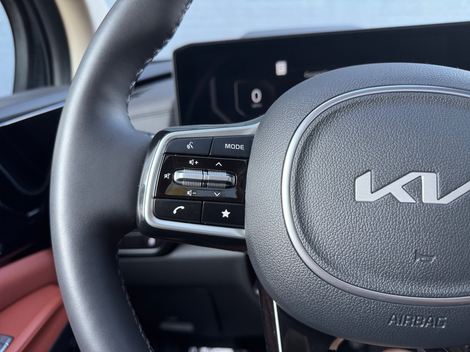 Used 2026 Kia Carnival SX Prestige FWD image 27