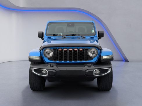 Used 2024 Jeep Gladiator Sport image 3