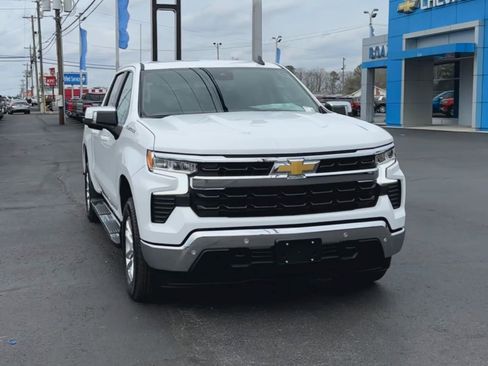 Used 2024 Chevrolet Silverado 1500 LT w/ Safety Package RWD image 3