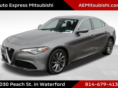 Used 2017 Alfa Romeo Giulia AWD image 7