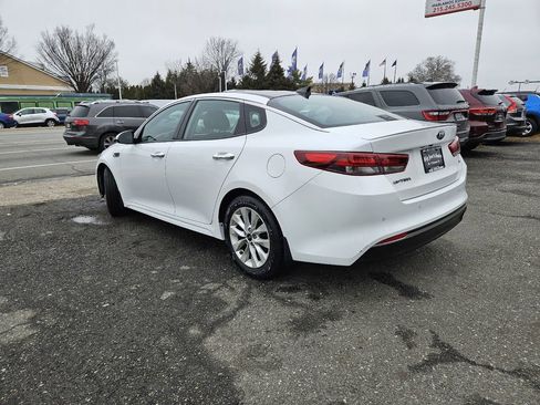 Used 2018 Kia Optima S w/ Panoramic Sunroof Package image 3