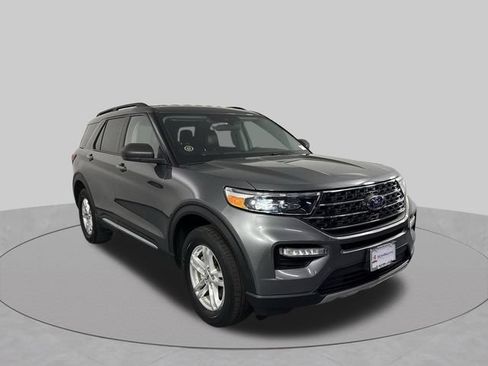 Used 2023 Ford Explorer XLT w/ Equipment Group 202A AWD/4WD image 3