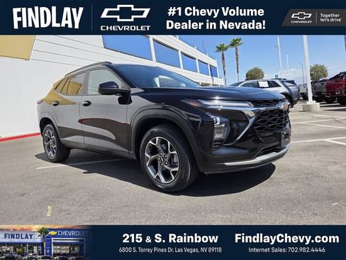 Used 2024 Chevrolet Trax LT w/ Driver Confidence Package FWD image 1