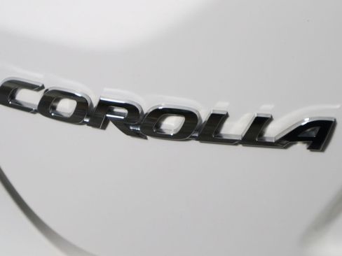 Used 2023 Toyota Corolla LE image 12