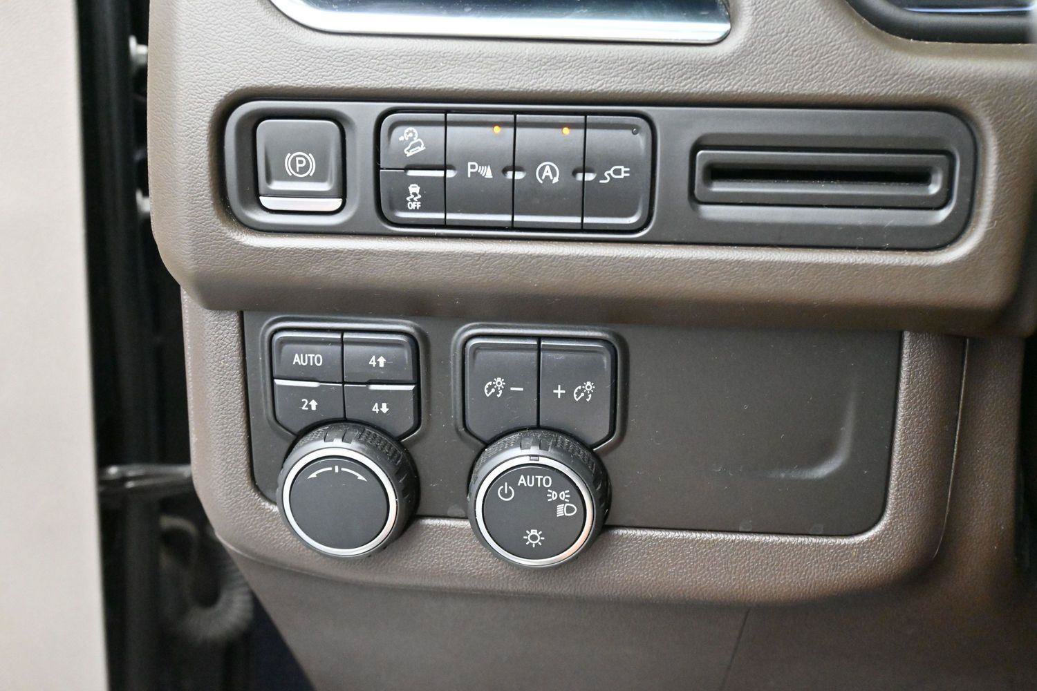 Used 2021 Chevrolet Tahoe Z71 AWD/4WD image 23
