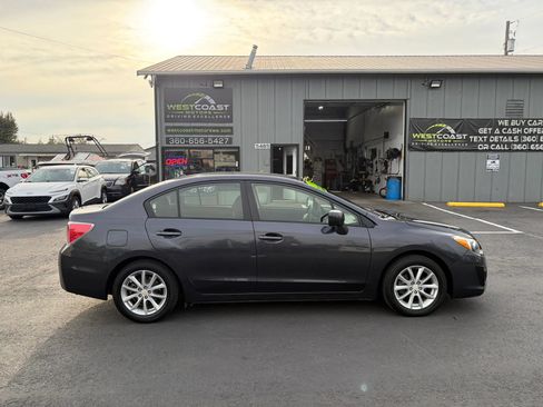 Used 2013 Subaru Impreza 2.0i Premium w/ All-Weather Pkg AWD/4WD image 9