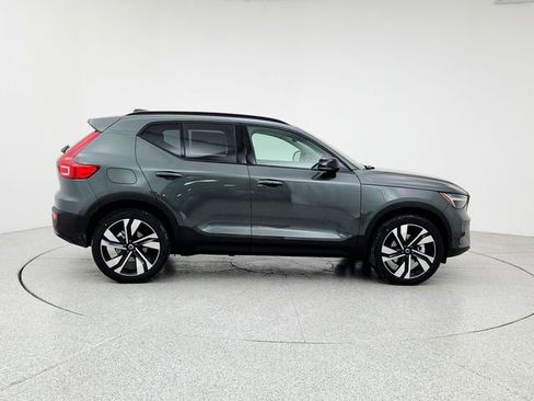 New 2026 Volvo XC40 B4 Plus w/ Climate Package image 4