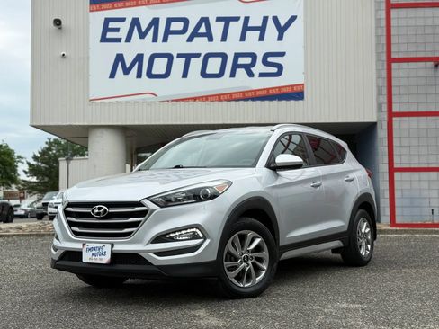 Used 2017 Hyundai Tucson SE w/ SE Popular Package 02 AWD/4WD image 1