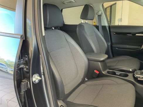 Used 2025 Kia Seltos S image 32