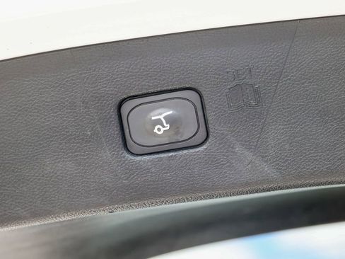 Used 2021 Ford Edge Titanium w/ Equipment Group 301A AWD/4WD image 40