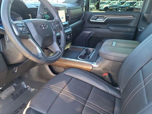 Used 2025 Chevrolet Silverado 2500 High Country w/ Midnight Edition image 16