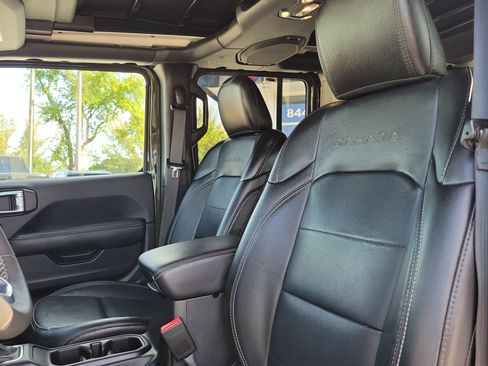 Used 2023 Jeep Wrangler Unlimited Sahara w/ Safety Group AWD/4WD image 21