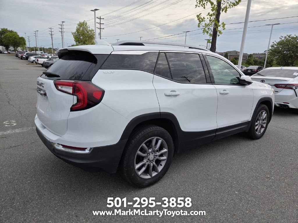 Used 2024 GMC Terrain SLT AWD/4WD image 5
