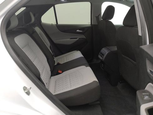 Used 2023 Chevrolet Equinox LT image 19