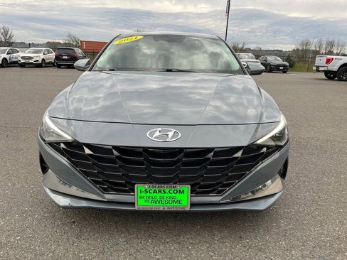 Used 2021 Hyundai Elantra Limited image 9