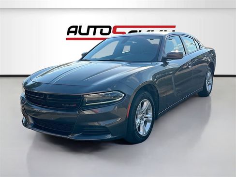 Used 2022 Dodge Charger SXT image 3