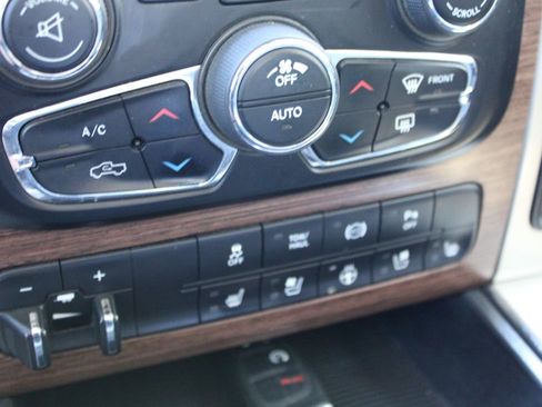 Used 2015 RAM 2500 Laramie image 21