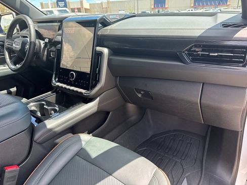 Certified 2025 GMC Yukon XL AT4 w/ AT4 Premium Package AWD/4WD image 46