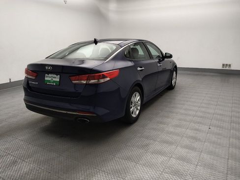 Used 2017 Kia Optima LX w/ Convenience Package FWD image 9