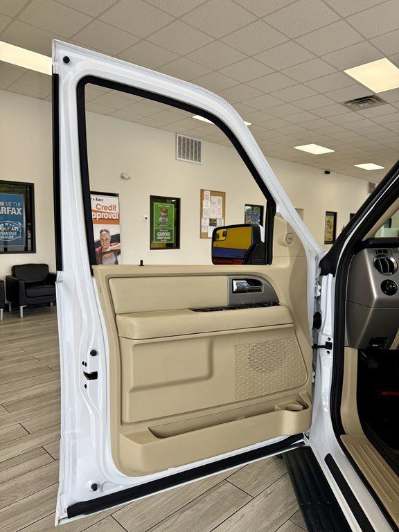 Used 2017 Ford Expedition Limited RWD image 14