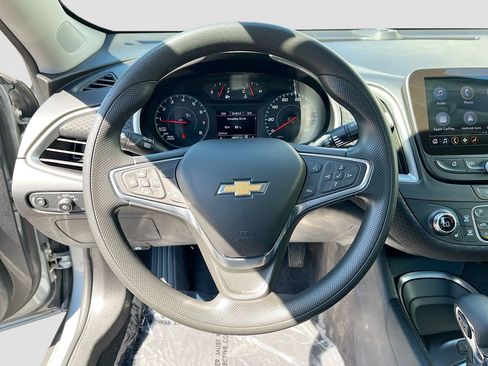 Used 2025 Chevrolet Malibu LT FWD image 17