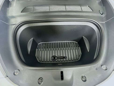 Used 2022 Tesla Model Y Performance image 32