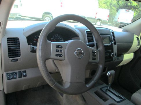Used 2017 Nissan Frontier SV image 8