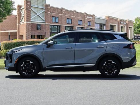 Used 2026 Kia Sportage EX w/ EX Panorama Roof Package FWD image 8