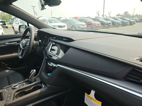 New 2025 Cadillac XT5 Luxury w/ LPO, Floor Liner Package image 25