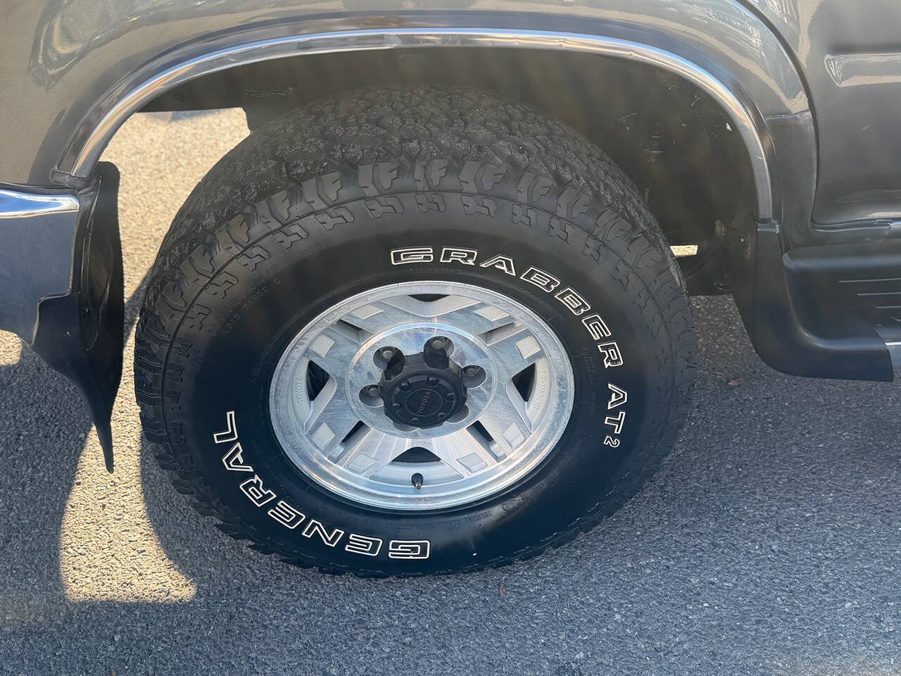 Used 1990 Toyota 4Runner SR5 AWD/4WD image 90