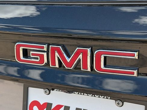 New 2026 GMC Acadia AT4 AWD/4WD image 13