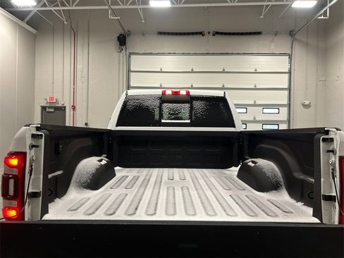Used 2024 RAM 2500 Big Horn w/ Safety Group image 33