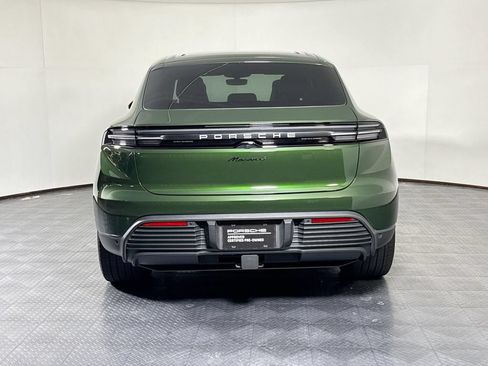 Certified 2025 Porsche Macan 4 Electric AWD/4WD image 6