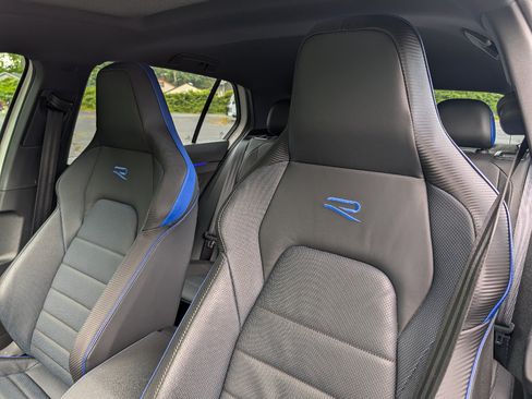 Used 2024 Volkswagen Golf R AWD/4WD image 15