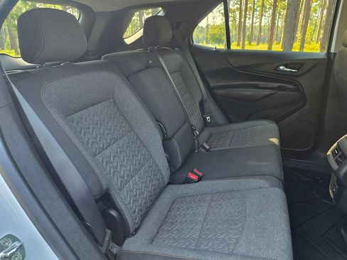 Used 2022 Chevrolet Equinox LT AWD/4WD image 23