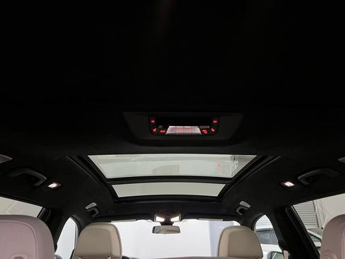 Used 2020 BMW X7 M50i w/ Executive Package image 19