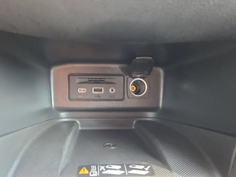 Certified 2021 Chevrolet Equinox Premier w/ LPO, Floor Liner Package FWD image 18
