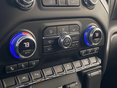 Used 2022 GMC Sierra 1500 SLT w/ SLT Premium Plus Package image 17