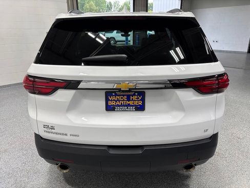 Used 2023 Chevrolet Traverse LT w/ LT Premium Package AWD/4WD image 6